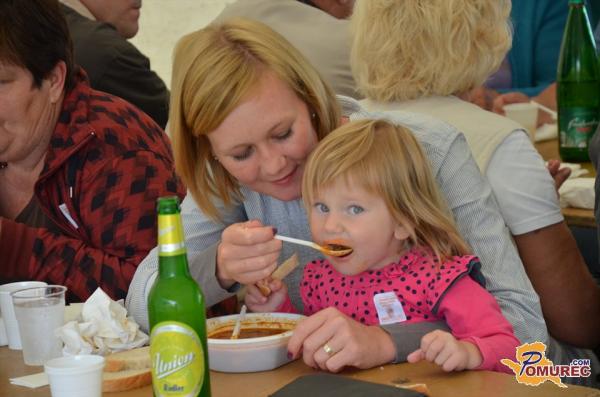 FOTO: Bar Metuljček skuhal najboljši gorički bograč v Domanjševcih
