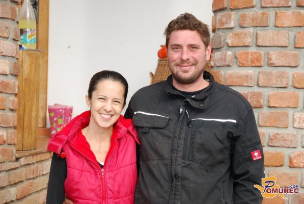 Zajci orjaki, dolgodlaki biki in pisani prašiči na Kmetiji Cuk blizu Lendave