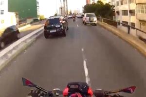 Nori motorist vozi po ulicah Brazilije