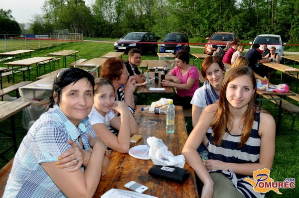 FOTO: Tudi v Apačah so zakurili kres