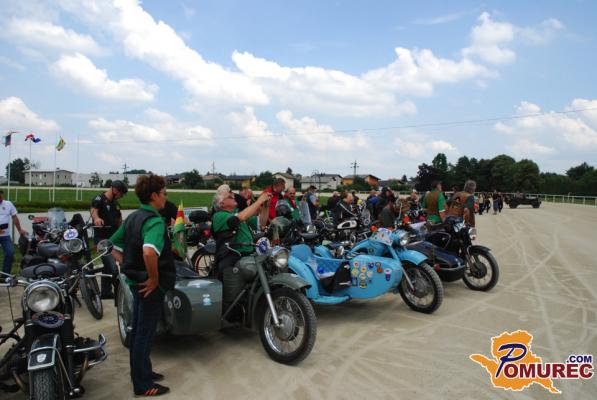 FOTO: 16. Puchovo srečanje starodobnih vozil v Ljutomeru