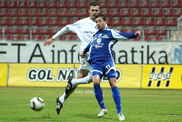 Nafta do točke v sodnikovem podaljšku, Mura 05 deklasirala Šenčur