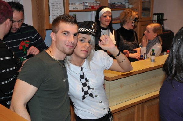 FOTO: Maškare na Goričkem so se zabavale pri Gradu