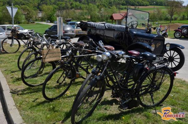 FOTO: Srečanje starodobnih vozil v Bodoncih 