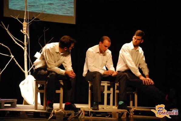 FOTO: Kanibalizem »Na odprtem morju« v Črenšovcih