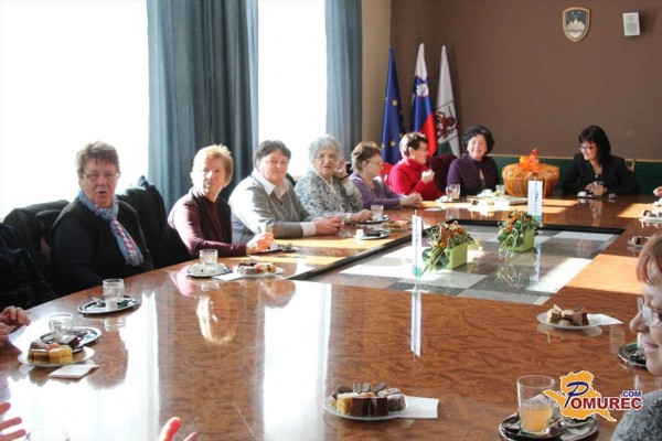 FOTO: V Ljutomeru pripravili sprejem ženskega pevskega zbora DU Ljutomer