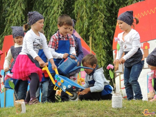 Na majski prireditvi »Dežela cvetočih sanj« nastopili otroci vrtca Ljutomer