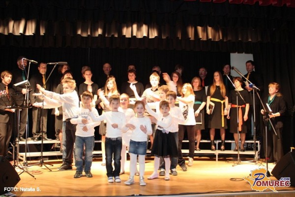 FOTO: Koncert binkoštne cerkve Nuskova v Rogašovcih