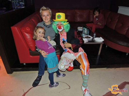 FOTO: Plesno popoldne na kostanjevem pikniku