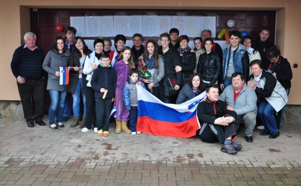 FOTO: Sprejem Urške Bencak in Nina Kleindiensta po vrnitvi z Japonske