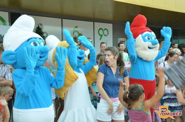 FOTO: Ples in zabava s Smrkci v Maximusu