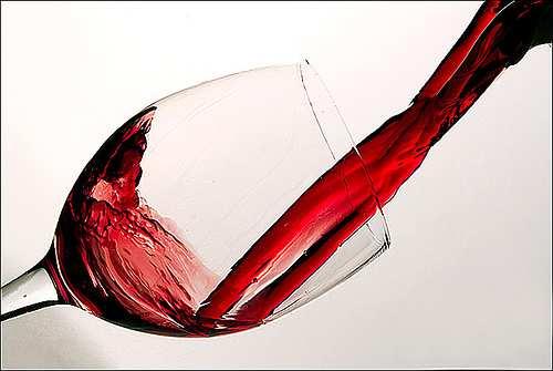 Izgubite težo s pitjem rdečega vina