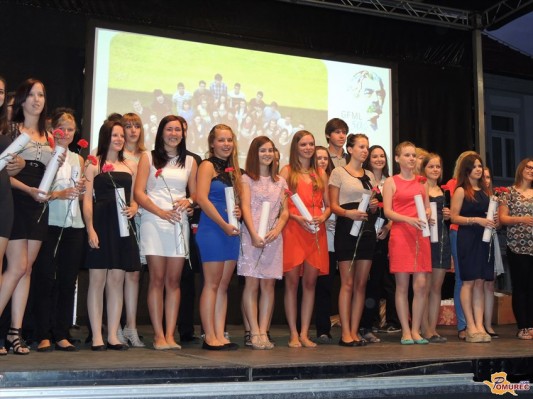 FOTO: Na slovesnosti v Ljutomeru podelili maturitetna spričevala