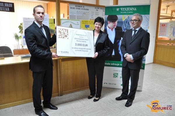 Otroški dispanzer do novega EKG aparata z donacijo Vzajemne