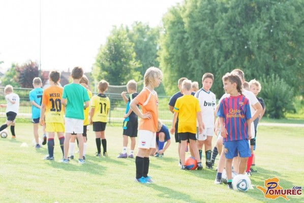 FOTO: Na poletni šoli nogometa NK Čarda kar 98 otrok