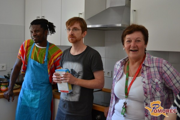 FOTO: Festival migrantskega filma v Murski Soboti obogatili tudi z afriško kuhinjo