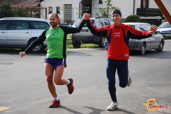FOTO: Kolesarji, tekači in pohodniki že 30. od Kapele do Bratoncev