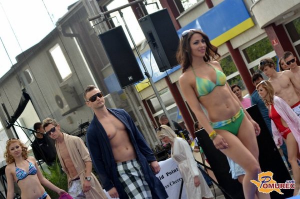 FOTO: Trgovina Loong Style obeležila četrto obletnico z modno revijo in glasbo