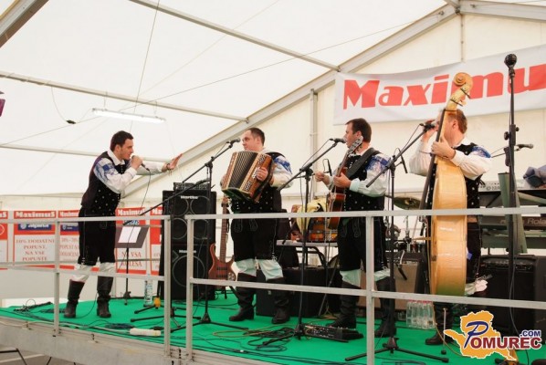 FOTO: Maximus se zabava z Modrijani