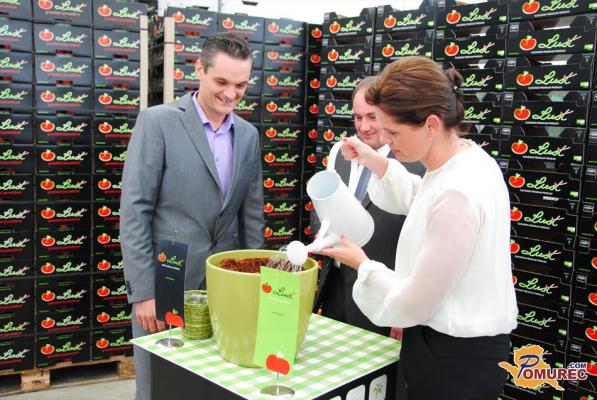 FOTO: Bratuškova na otvoritvi gradbišča novega rastlinjaka paradižnika LUŠT