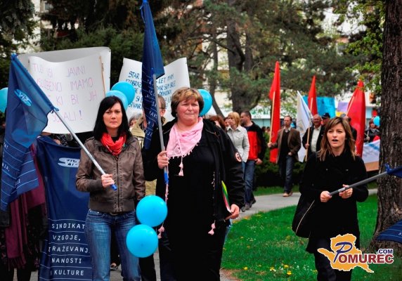 FOTO in VIDEO: Protestna množica javnih uslužbencev preplavila Mursko Soboto