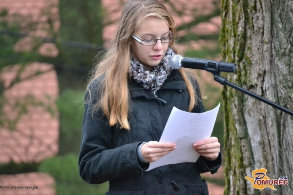 FOTO: Spominska ura ob svetilniku miru v Gornji Radgoni za Rudolfa Maistra
