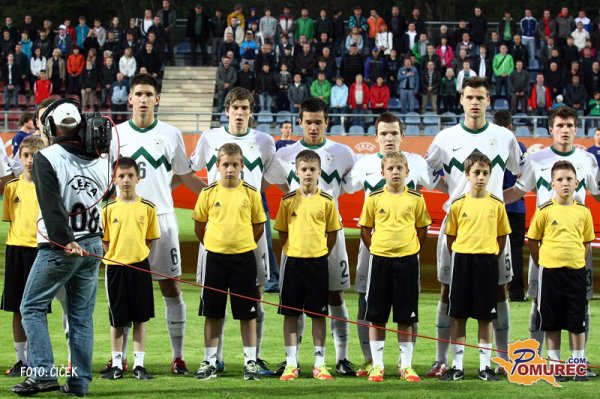 FOTO: Mladi Slovenci v Lendavi z remijem še ohranili upanje za polfinale