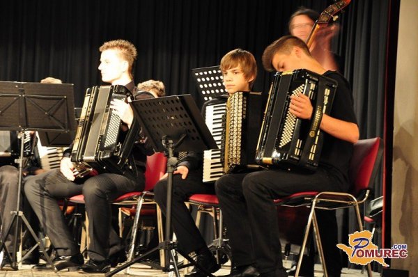 FOTO: Otvoritveni koncert harmonikarjev v Beltincih