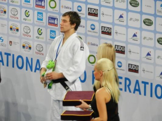 Dvoranski športi: Adrijan Gomboc osvojil bron na svetovnem mladinskem prvenstvu v judu