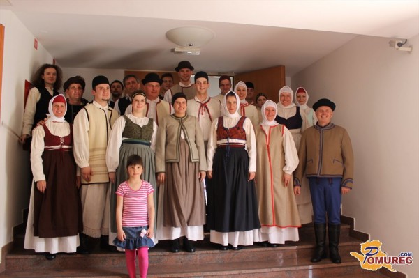 FOTO: Folkloristi zatresli oder lendavske dvorane
