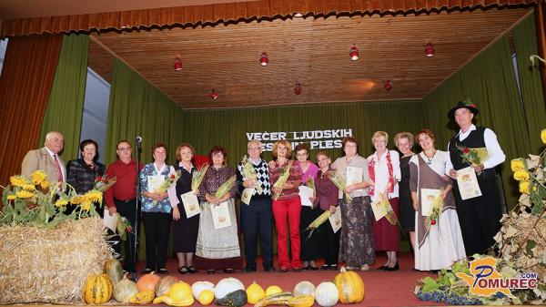 FOTO: Večer ljudske pesmi in plesa v Turnišču