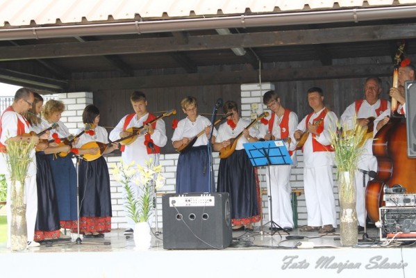 Črešnjevski tamburaši bodo z novo zgoščenko ohranjali nostalgične spomine