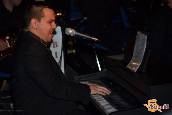 FOTO: Dobrodelni Miklavžev koncert v Radencih