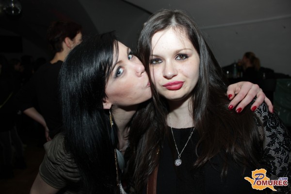 FOTO in VIDEO: Mikkova božična diskoteka uspela