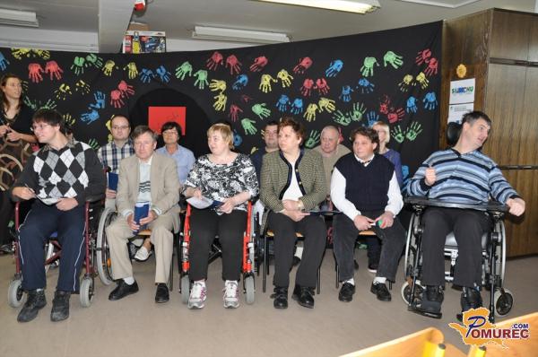 FOTO: Center !Naprej bogatejši za dvigalo