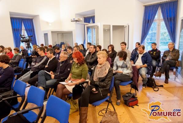 Mednarodni javni posvet: Najpomembnejša je kvalifikacija ne oseba!