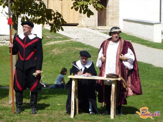 FOTO: V Negovi na hudomušen način obudili srednjeveško sojenje