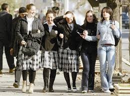 V šolah spet uniforme?