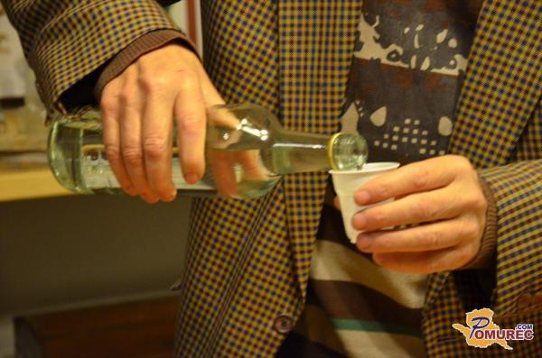 Domača žganjekuha: Kako od sočnega sadja do močnega »okrepčila«