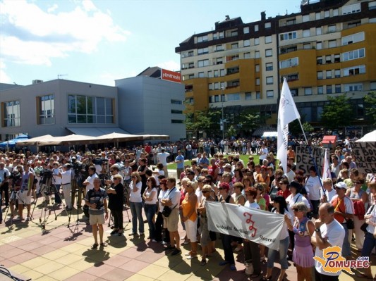 Policija poziva k mirnim protestom v Murski Soboti