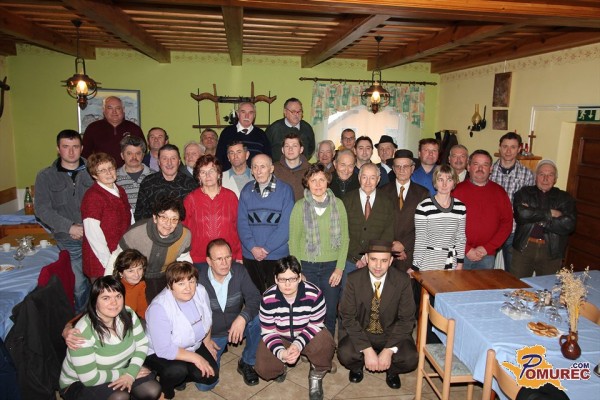 FOTO: Radgonski čebelarji jezni na gozdarje