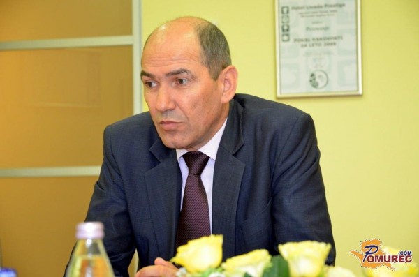 Najkasneje drugo leto se nam obeta dvig DDV, omogočila ga je že Janševa vlada