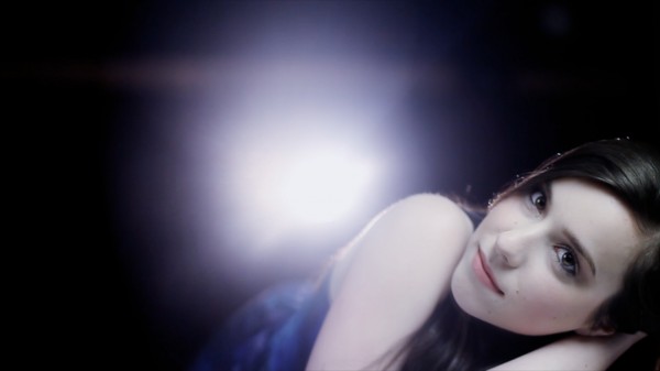 VIDEO: Izšel videospot pevke Diye za pesem Ljubezen pa ne spi