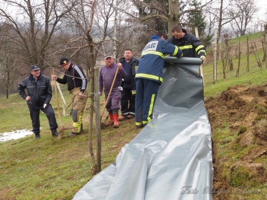 FOTO: Gasilci PGD Orehovci ustavili drsenje plazu