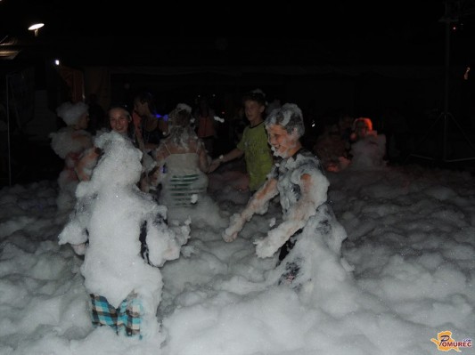 FOTO: Pena party na Glavnem trgu v Ljutomeru