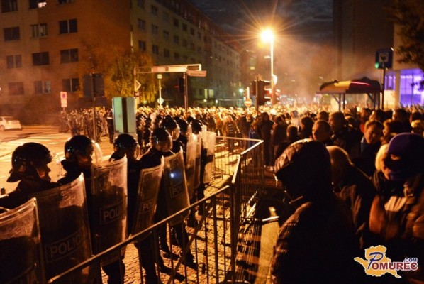 Ponosni Mariborčan razkril, kako so s priprtimi ravnali policisti