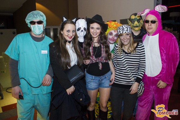 FOTO: Pustne maske napolnile Partymax