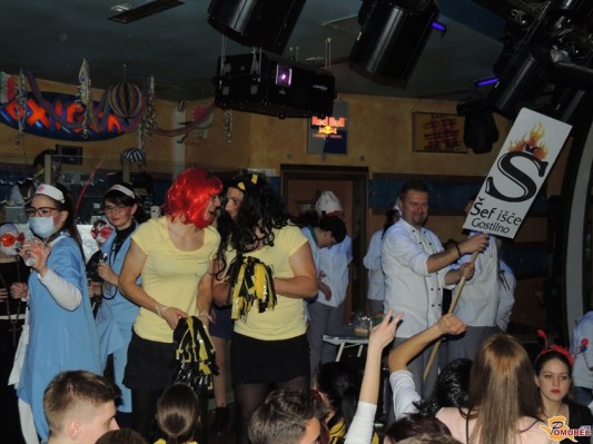 VIDEO: Utrinki s pustovanja v diskoteki Oxygen