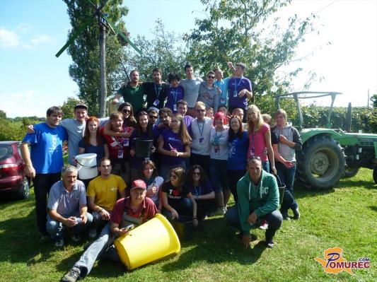 FOTO: Erasmus študentje izkusili čare pomurske trgatve