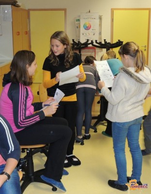 FOTO: Tabor vrstniških mediatorjev v Stročji vasi